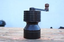 Vintage spong cast-iron coffee grinder qc3